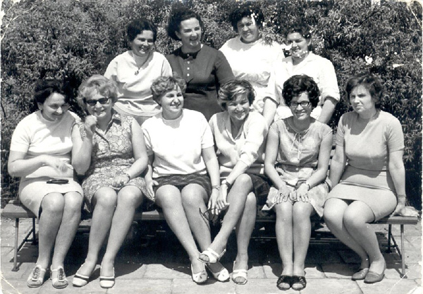 Rok 1965 lub 1966 nauczyciele i pracownicy adm.